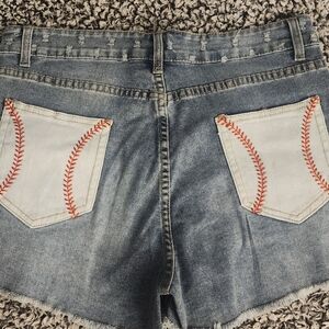 Women's (XL) Denim Shorts - New